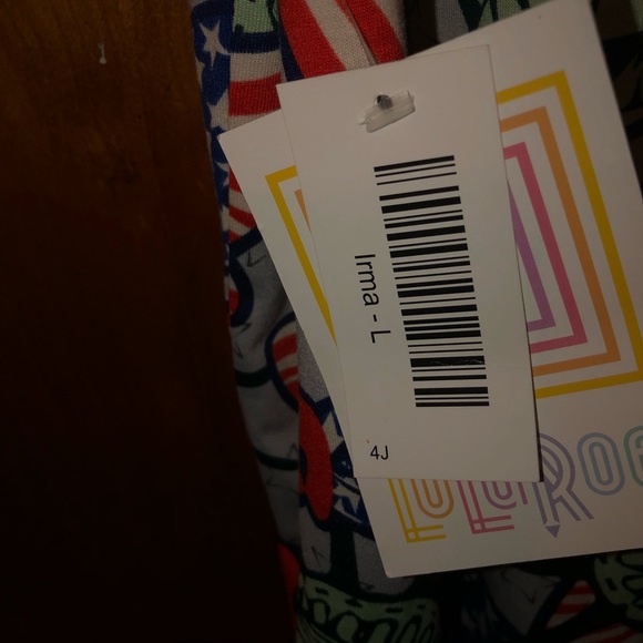 Lularoe Americana Statue of Liberty Irma top large - Picture 4 of 4